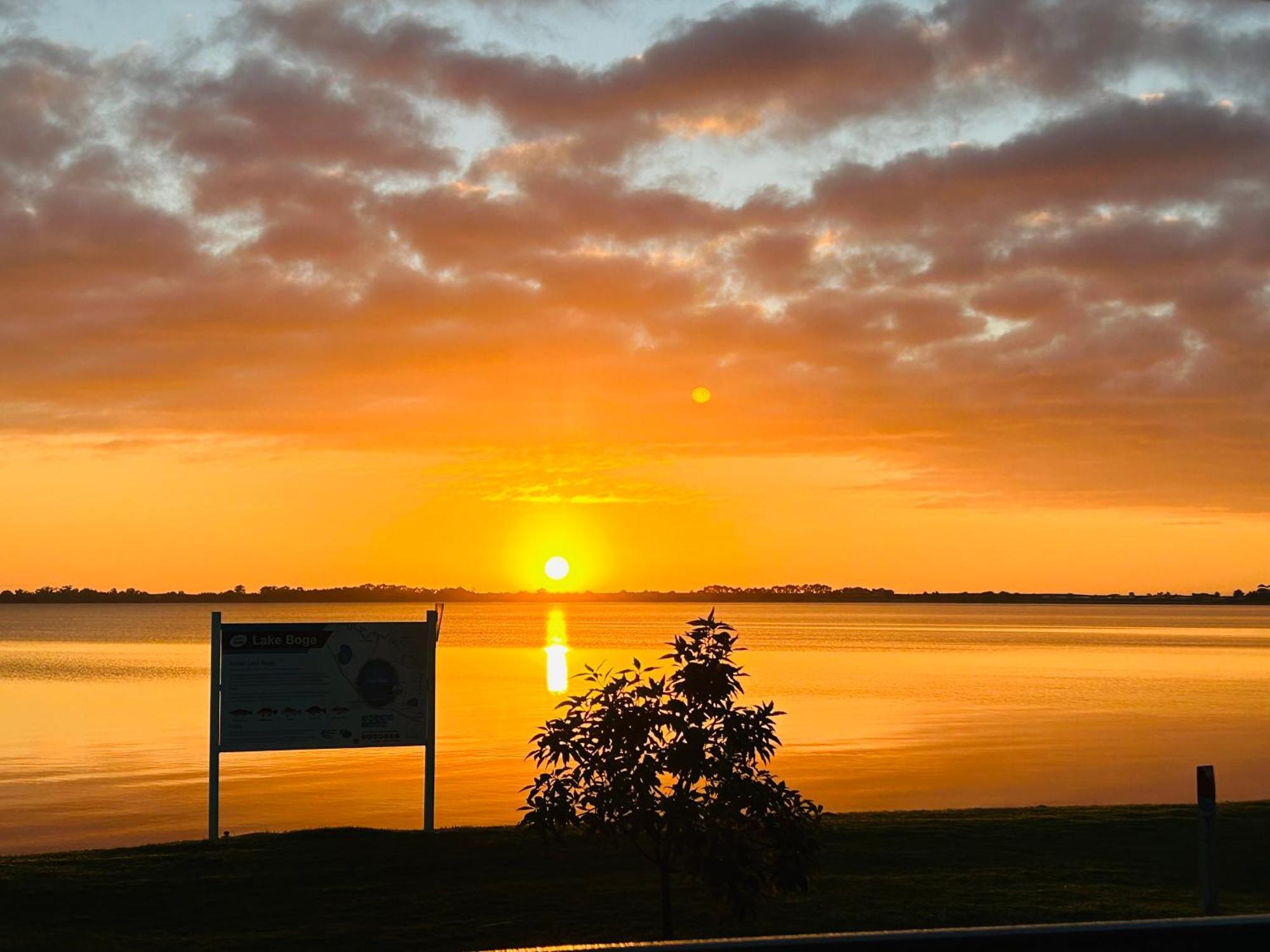 Lake Boga Caravan Park Zewnętrze zdjęcie